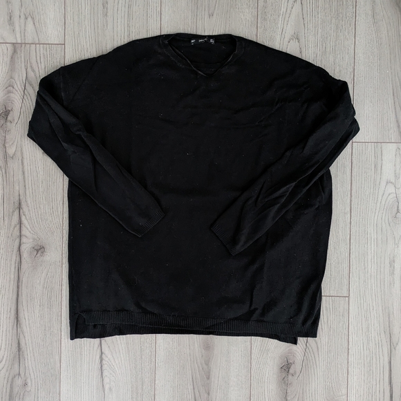 Zara Black Crewneck - Picture 1 of 2